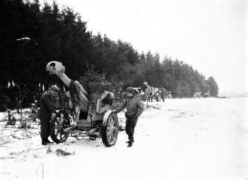 Examine enemy howitzer