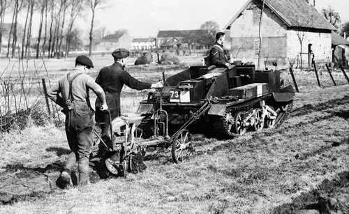 Jolly ploughboys, Spring, 1940 ...