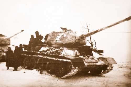 T 34 with infantry 