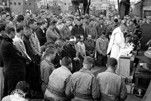 Soldiers Praying
