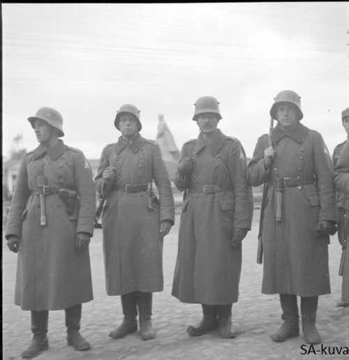 Soldiers in Äänislinna