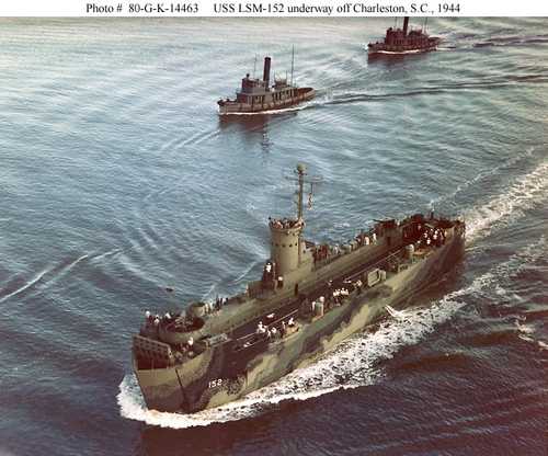 USS LSM-152 underway off Charleston, S.C.