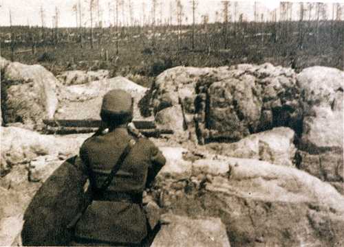 Simo Häyhä visiting Kollaa battlefield