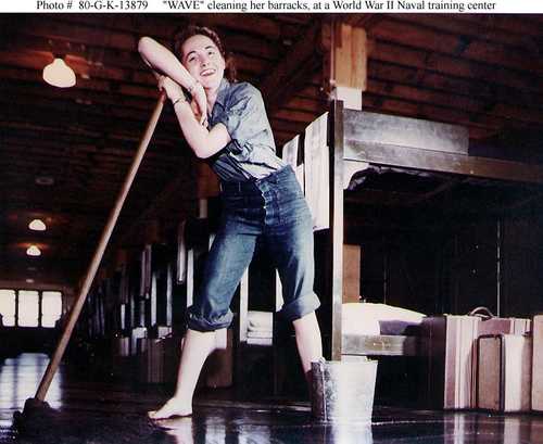 &quot;WAVE&quot; cleaning her barracks