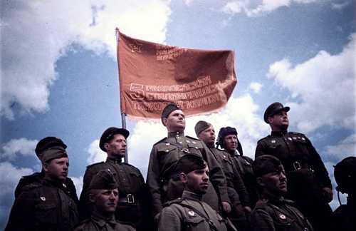 Major-General with tankmen