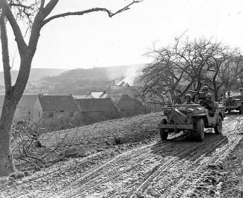 Jeeps lead the column