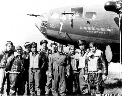 &quot;Memphis Belle&quot; crew
