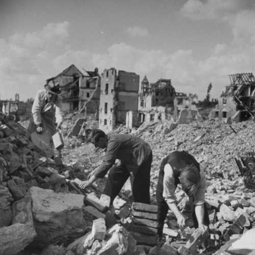 Postwar life in Ruhr