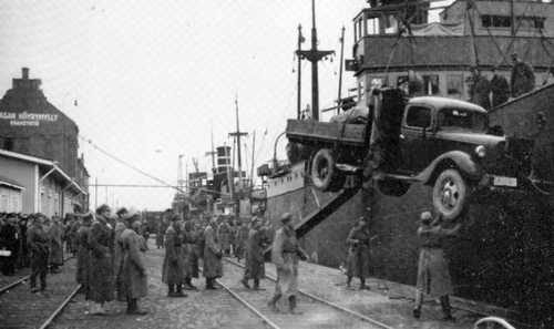 loading ships