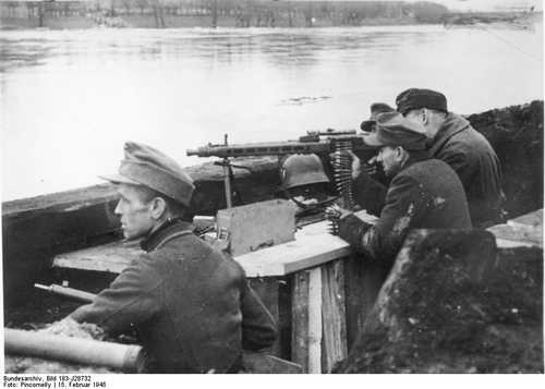 Riverfront machine gun crew