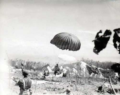 Airborne landing on Corregidor
