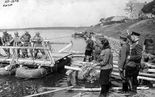 Meeting on the Elbe