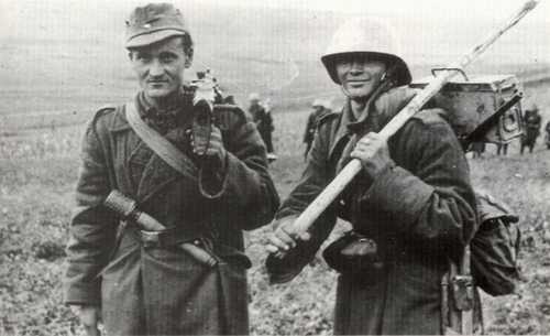 Romanian MG 42 Team.