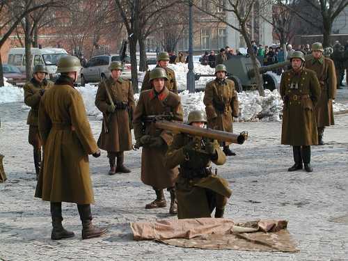 Hungarian honvéds and the Panzerschreck