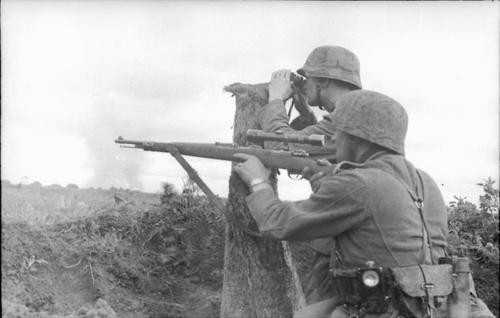 German Sniper Squad looking for targets