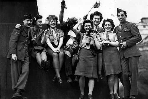 VE Day scene in London