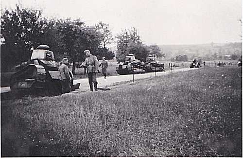 Germans with french tanks  dated  1-6 40