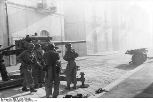 Fallschirmjäger with an 8.8 cm FlaK