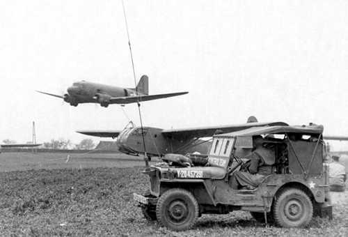 Plane, jeep, glider