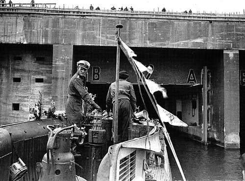 entering U-boot base of Saint-Nazaire