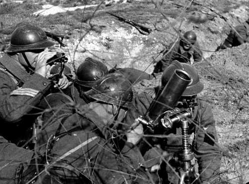 French mortar team