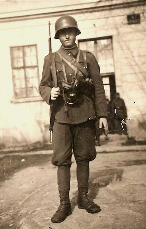 Magyar infantryman(1942)