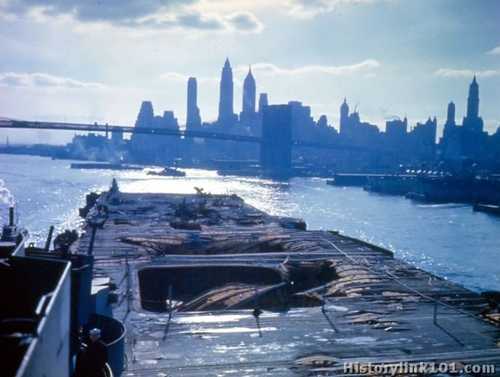 USS Franklin enters New York harbor