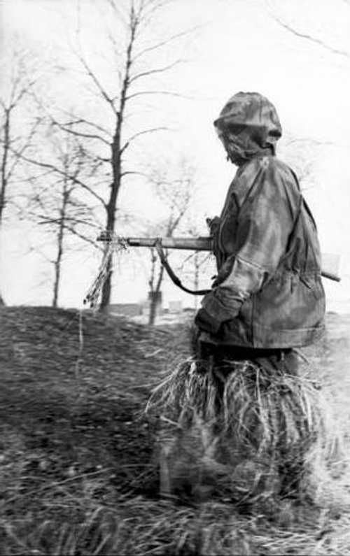 German Sniper on the Move
