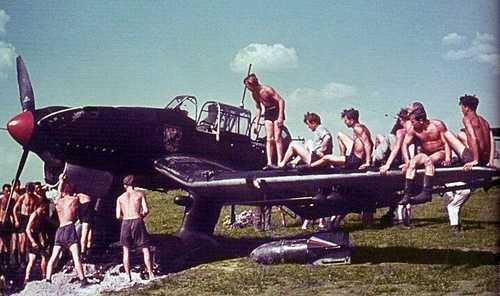 Ju87 Stuka stuck in mud