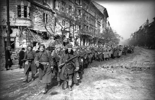 Submachine-equipped troops