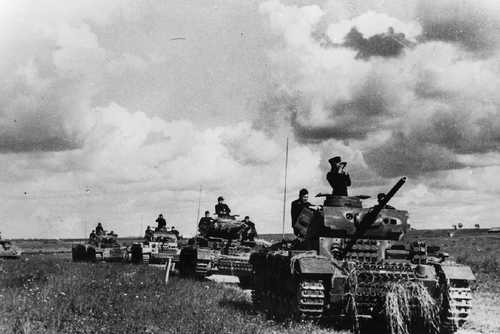 Panzer III column
