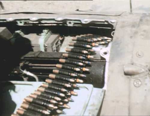 Folgore’s weapons