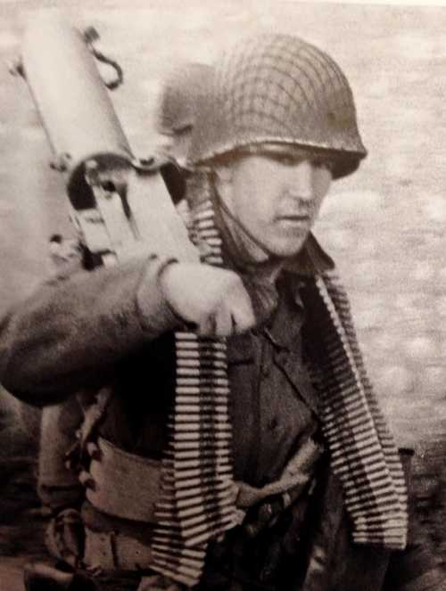 MG gunner