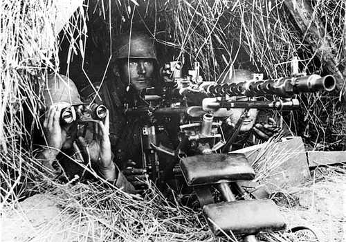 Concealed machine gun nest