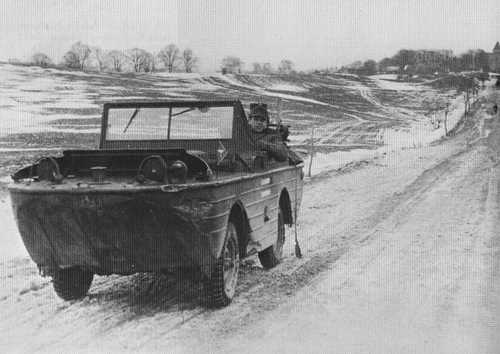  Amphibious vehicle
