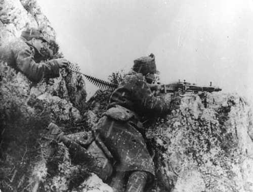 Romanian soldiers with MG42