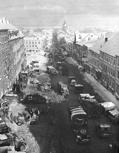 Supplies moving through Bastogne