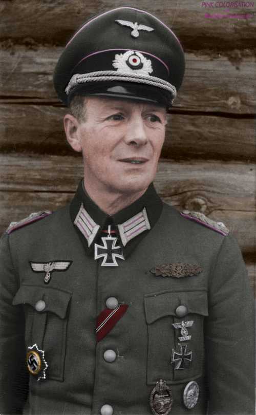 Generalleutnant Gerhard Schmidhuber. 