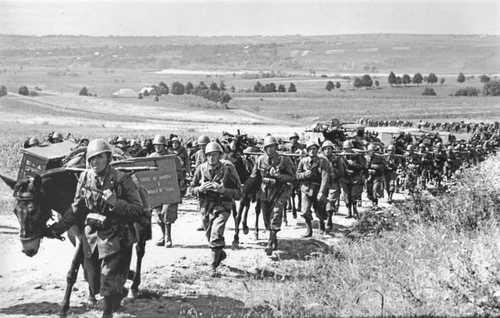 Italian infantry on the move