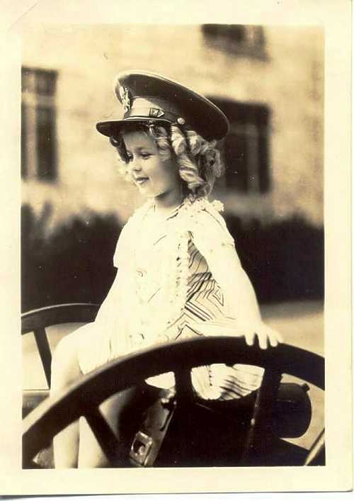 Shirley Temple visiting troops as child