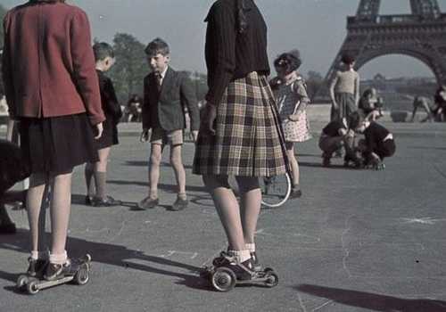 French children during WW2 in Paris.