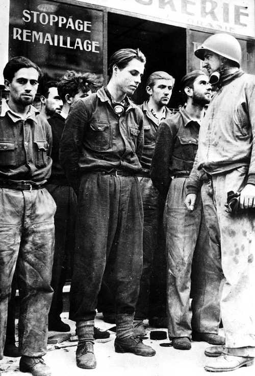Captive submarine crew