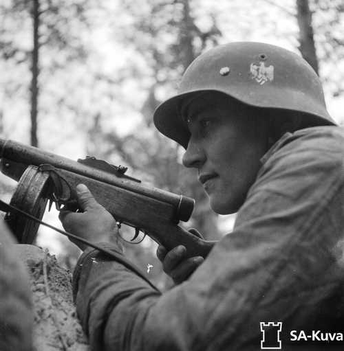 Soldier with Suomi M31
