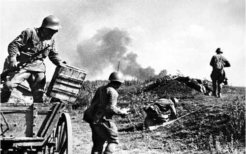 Soviet infantry in combat
