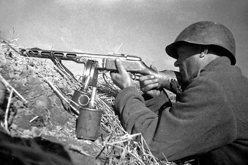Soviet submachine gunner Mukhtarov
