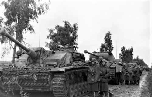 German armor pausing