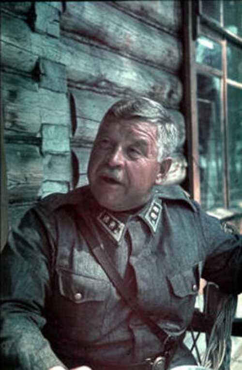 Lieutenant General Laatikainen (1942)