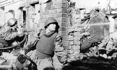 Storming a building, 1943