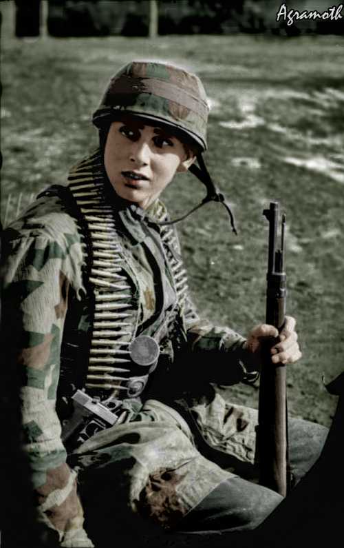 Fallschirmjäger in Tunisia, 1943.