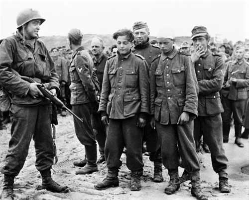 Young POWs at the front